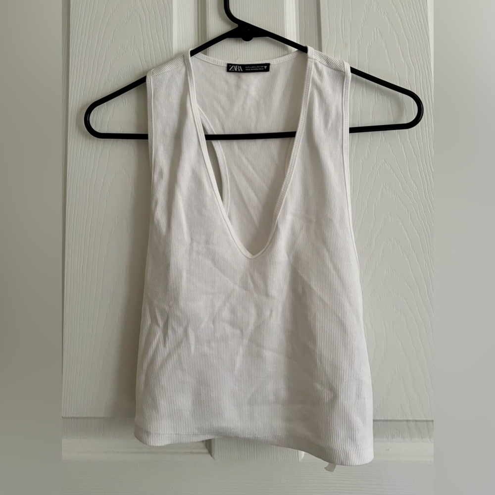 NWOT! Zara Ribbed Crop V neck tank